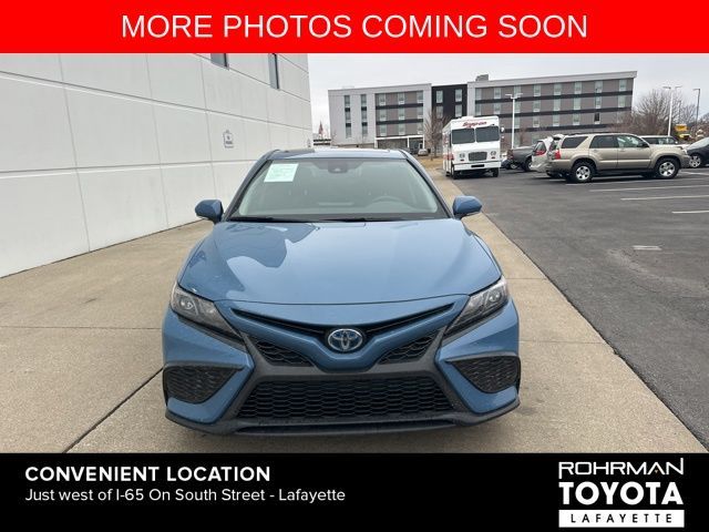 2023 Toyota Camry Hybrid SE