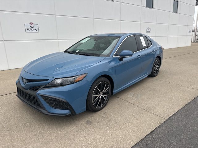 2023 Toyota Camry Hybrid SE