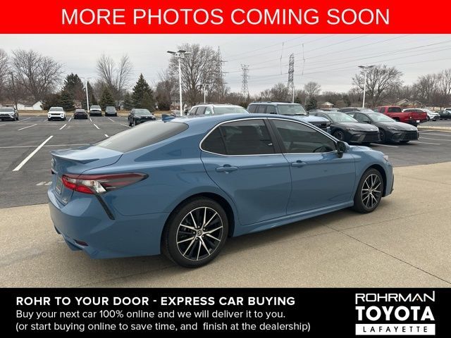 2023 Toyota Camry Hybrid SE