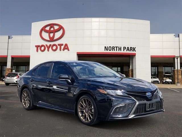 2023 Toyota Camry Hybrid SE