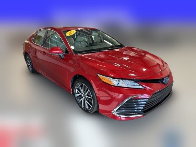 2023 Toyota Camry Hybrid XLE