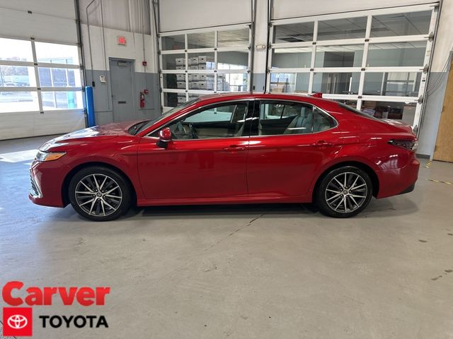 2023 Toyota Camry Hybrid XLE