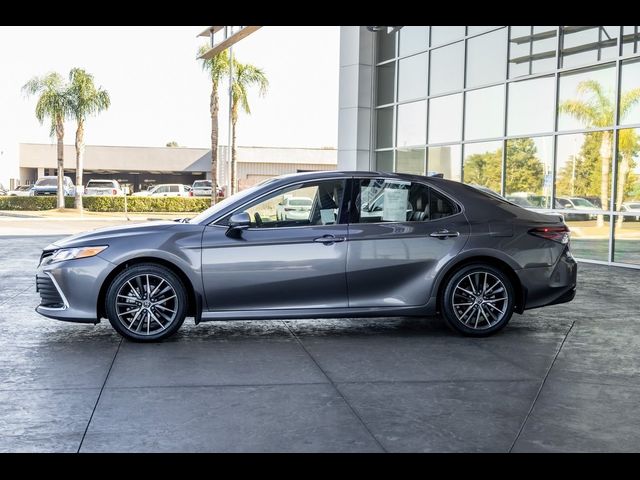 2023 Toyota Camry Hybrid XLE