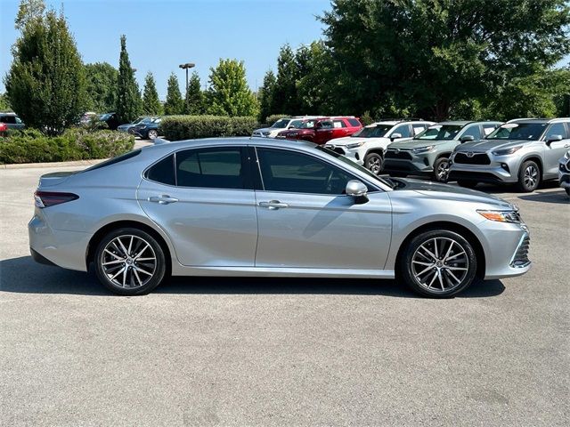 2023 Toyota Camry Hybrid XLE