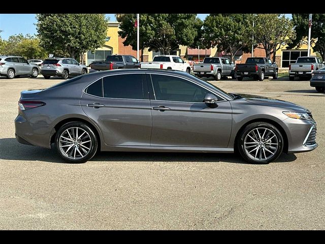 2023 Toyota Camry Hybrid XLE