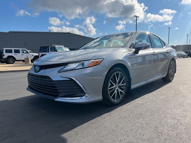 2023 Toyota Camry Hybrid XLE