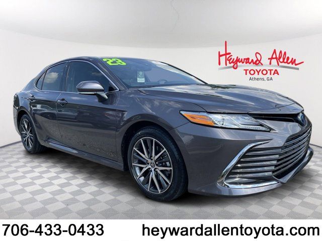 2023 Toyota Camry Hybrid XLE