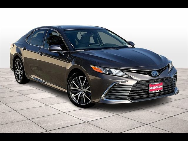 2023 Toyota Camry Hybrid XLE