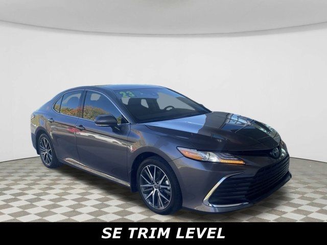 2023 Toyota Camry Hybrid XLE