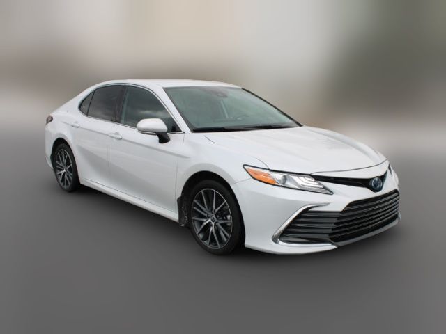 2023 Toyota Camry Hybrid XLE