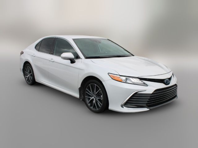 2023 Toyota Camry Hybrid XLE