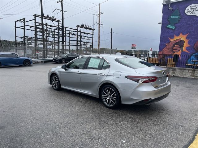 2023 Toyota Camry Hybrid XLE