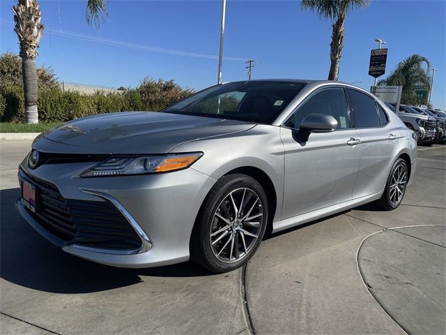 2023 Toyota Camry Hybrid XLE