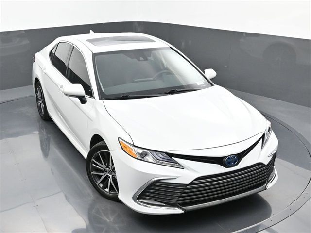 2023 Toyota Camry Hybrid XLE