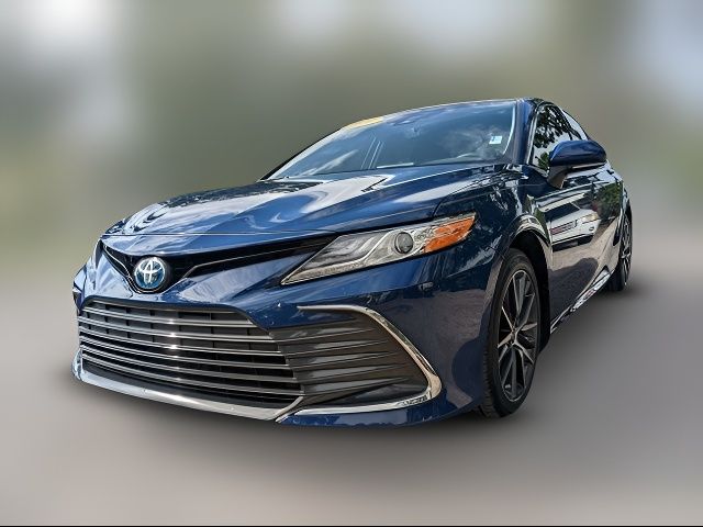 2023 Toyota Camry Hybrid XLE