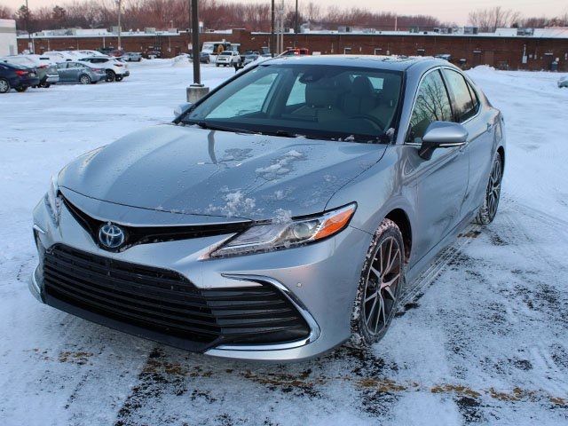 2023 Toyota Camry Hybrid XLE