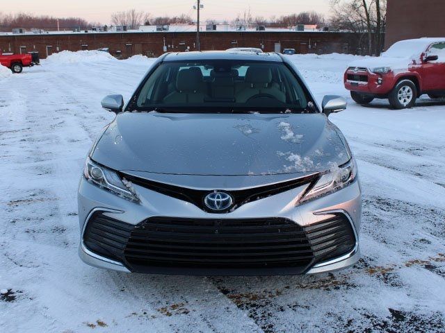 2023 Toyota Camry Hybrid XLE