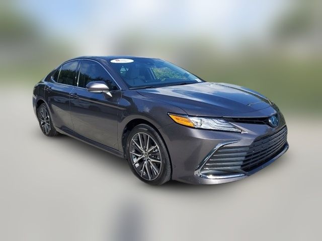 2023 Toyota Camry Hybrid XLE