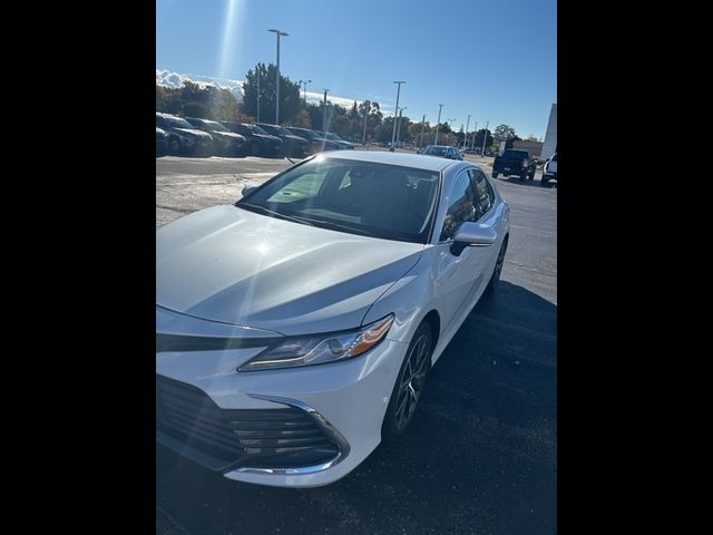 2023 Toyota Camry Hybrid XLE