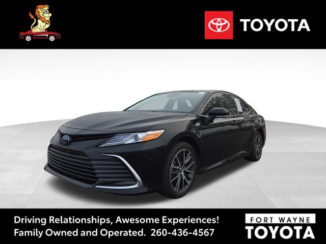 2023 Toyota Camry Hybrid XLE