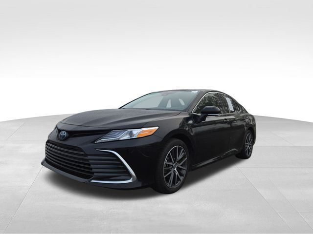 2023 Toyota Camry Hybrid XLE