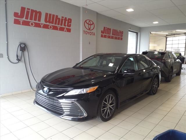 2023 Toyota Camry Hybrid XLE