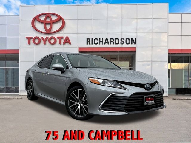 2023 Toyota Camry Hybrid XLE