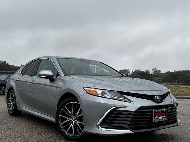 2023 Toyota Camry Hybrid XLE