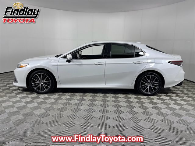 2023 Toyota Camry Hybrid XLE