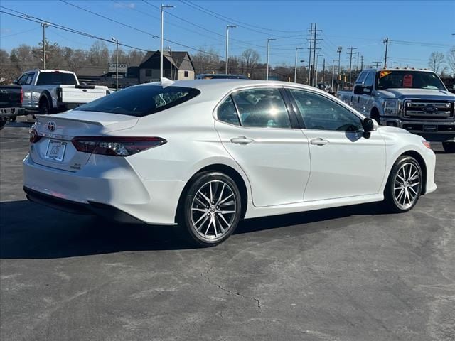 2023 Toyota Camry Hybrid XLE