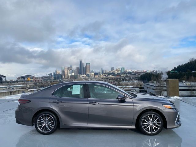 2023 Toyota Camry Hybrid XLE