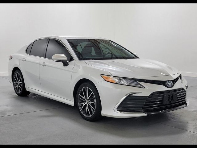 2023 Toyota Camry Hybrid XLE