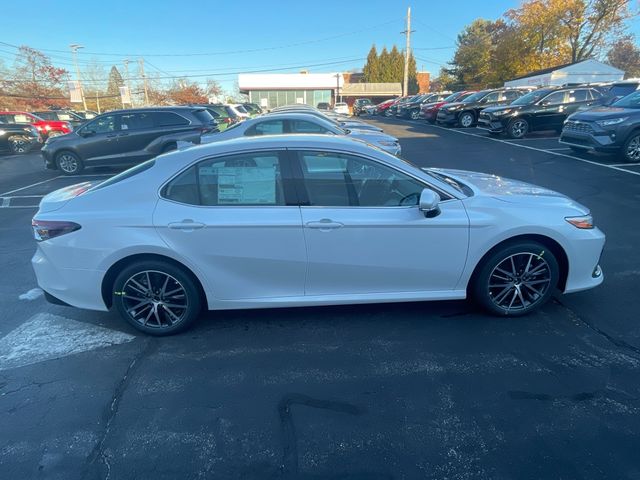 2023 Toyota Camry Hybrid XLE