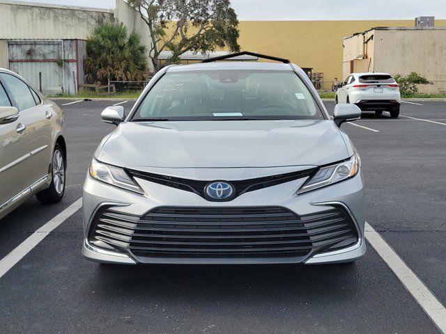 2023 Toyota Camry Hybrid XLE