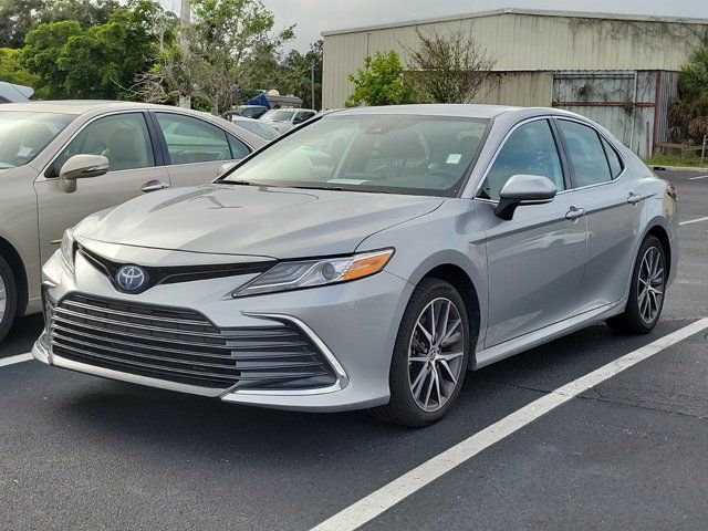 2023 Toyota Camry Hybrid XLE