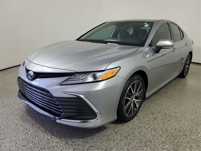 2023 Toyota Camry Hybrid XLE