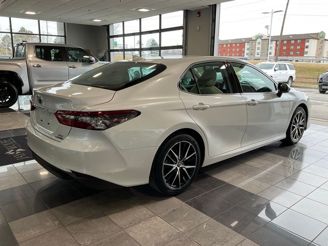 2023 Toyota Camry Hybrid XLE