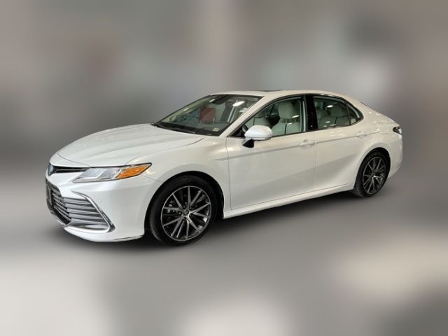 2023 Toyota Camry Hybrid XLE