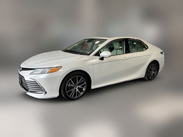 2023 Toyota Camry Hybrid XLE