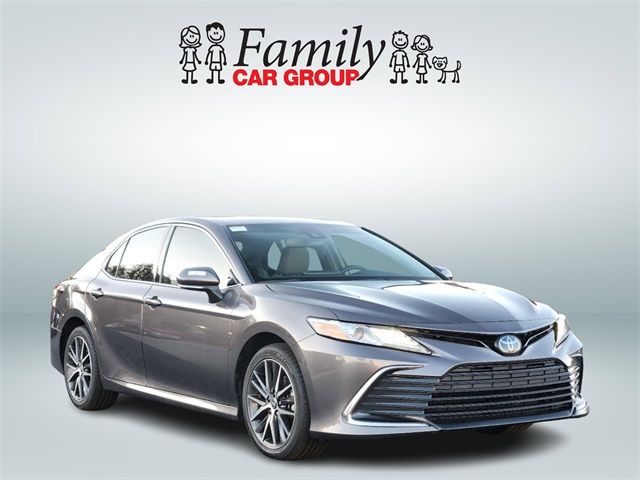 2023 Toyota Camry Hybrid XLE