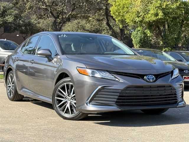 2023 Toyota Camry Hybrid XLE