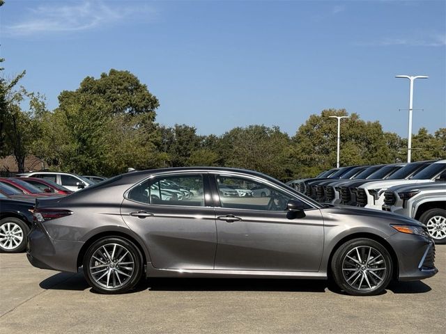 2023 Toyota Camry Hybrid XLE