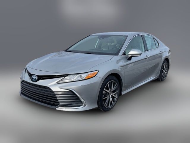 2023 Toyota Camry Hybrid XLE