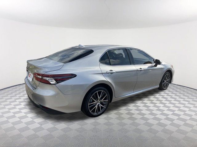 2023 Toyota Camry Hybrid XLE