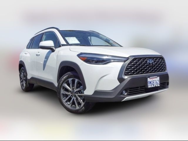 2023 Toyota Corolla Cross XLE
