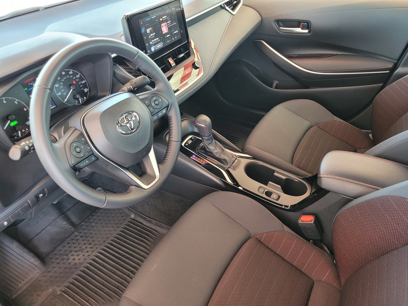 Vehicle image 20 of 27