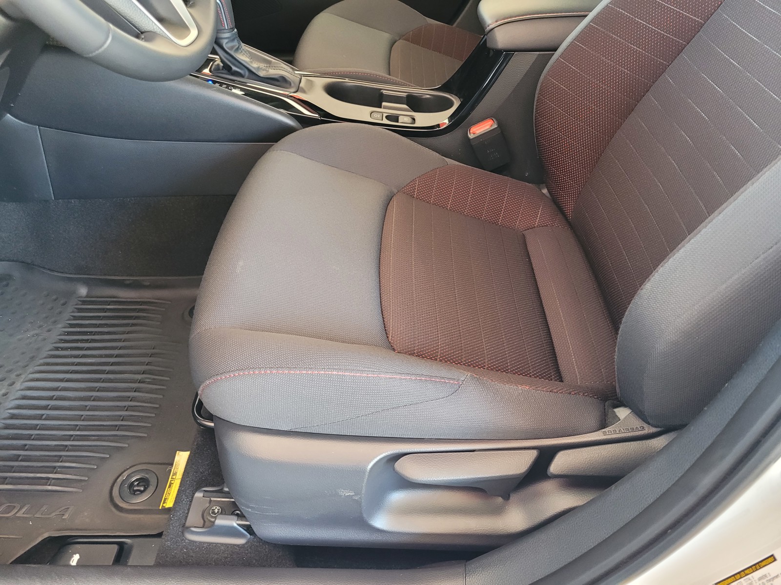 Vehicle image 23 of 27