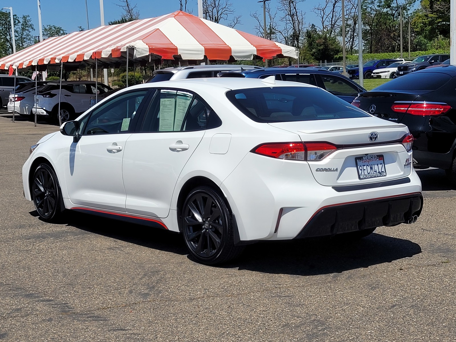 Vehicle image 8 of 27