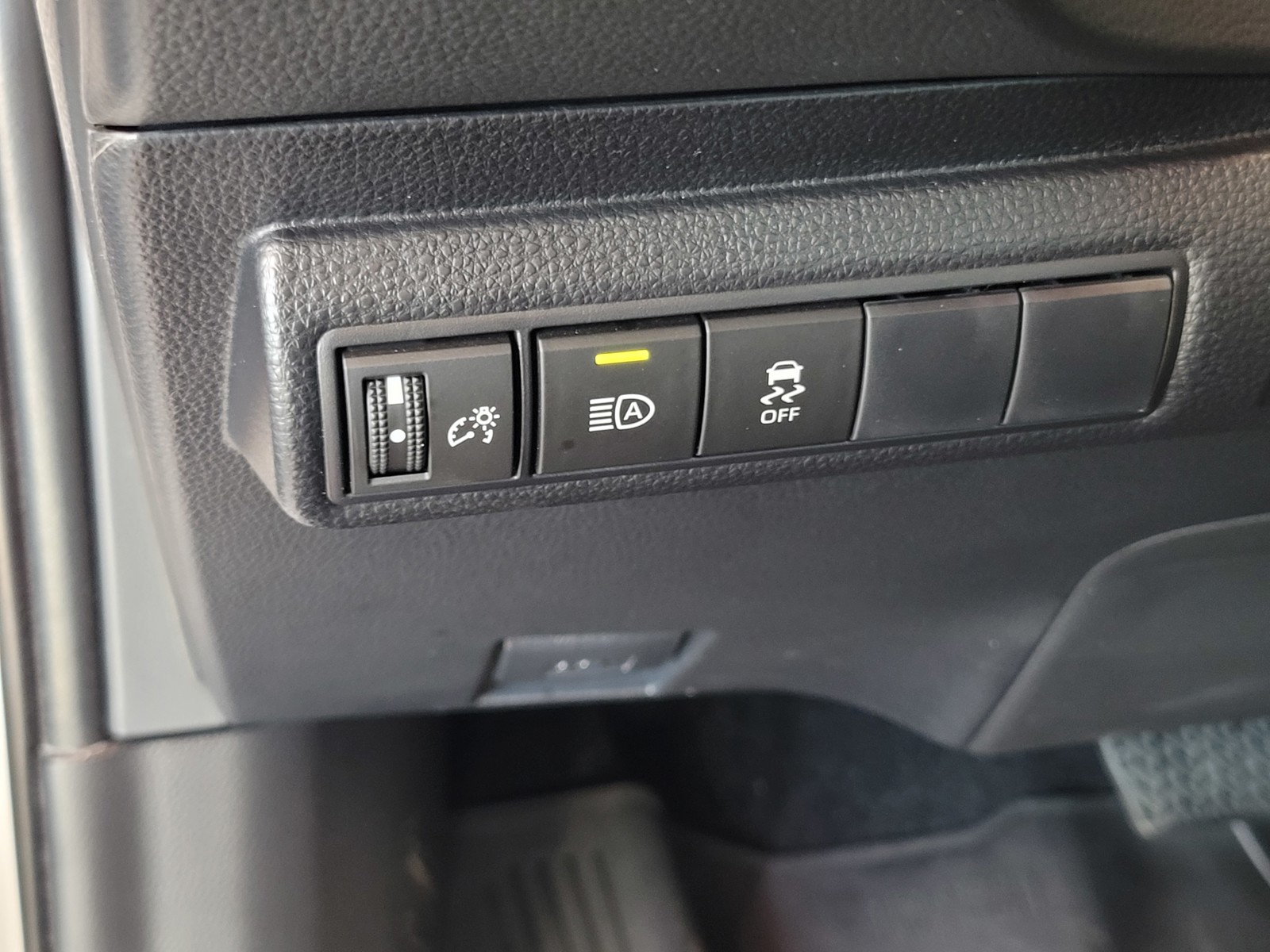 Vehicle image 19 of 27