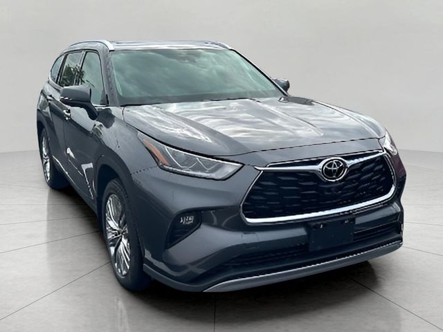 2023 Toyota Highlander 